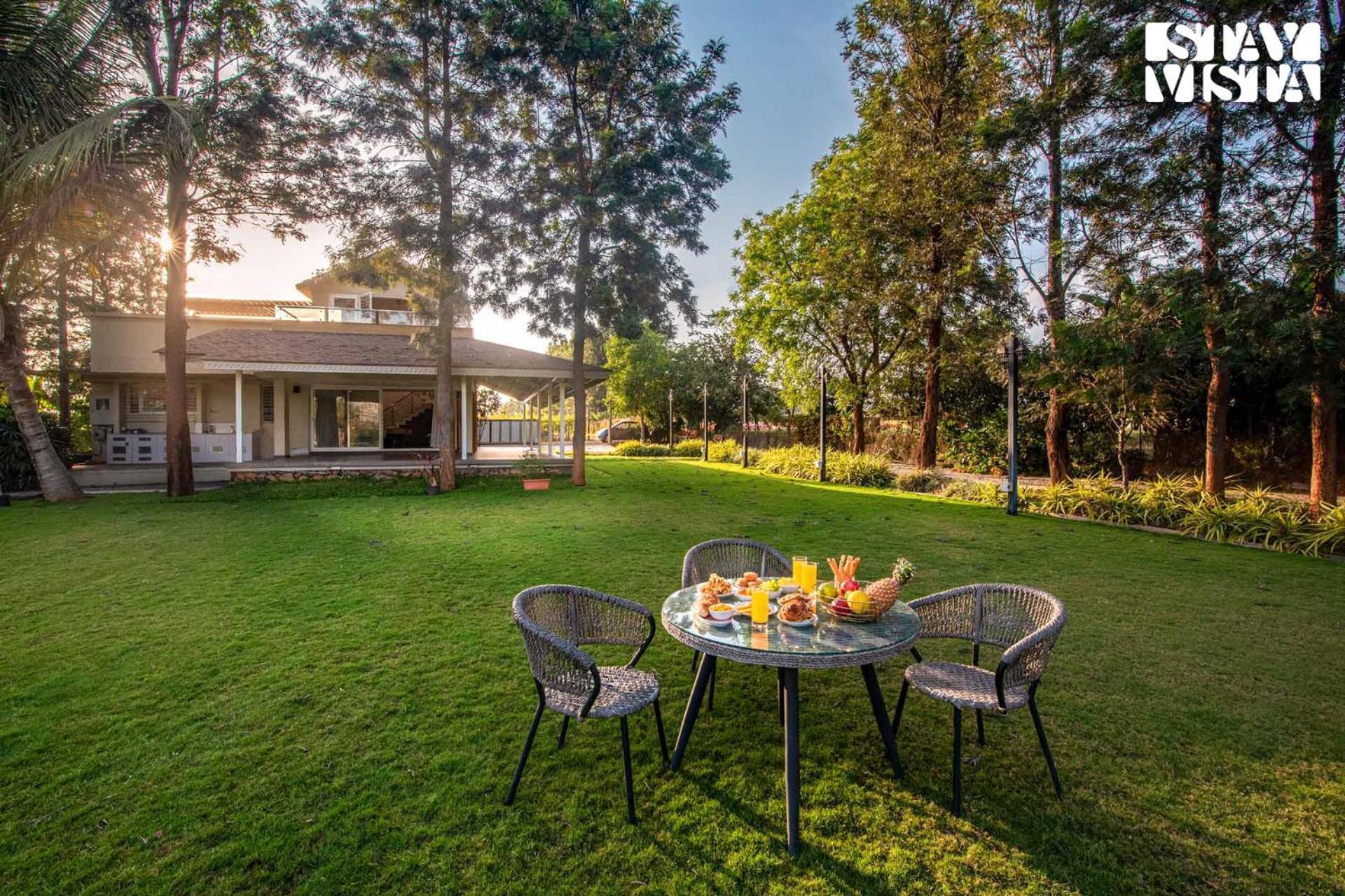 Stayvista'S Silver Grove - Serene Haven With Expansive Lawn & Terrace Насик Экстерьер фото