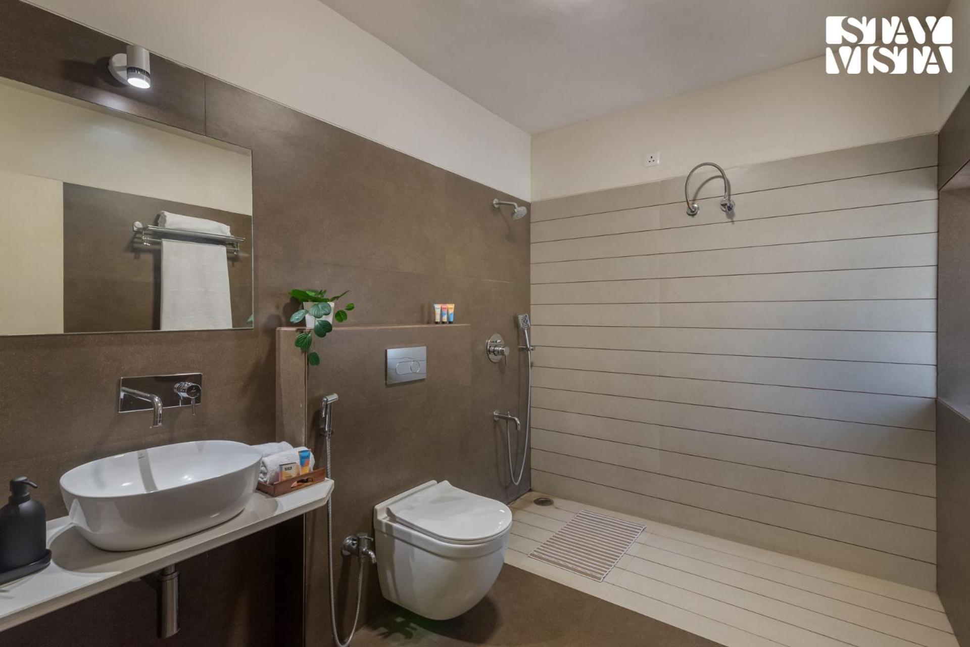 Stayvista'S Silver Grove - Serene Haven With Expansive Lawn & Terrace Насик Экстерьер фото
