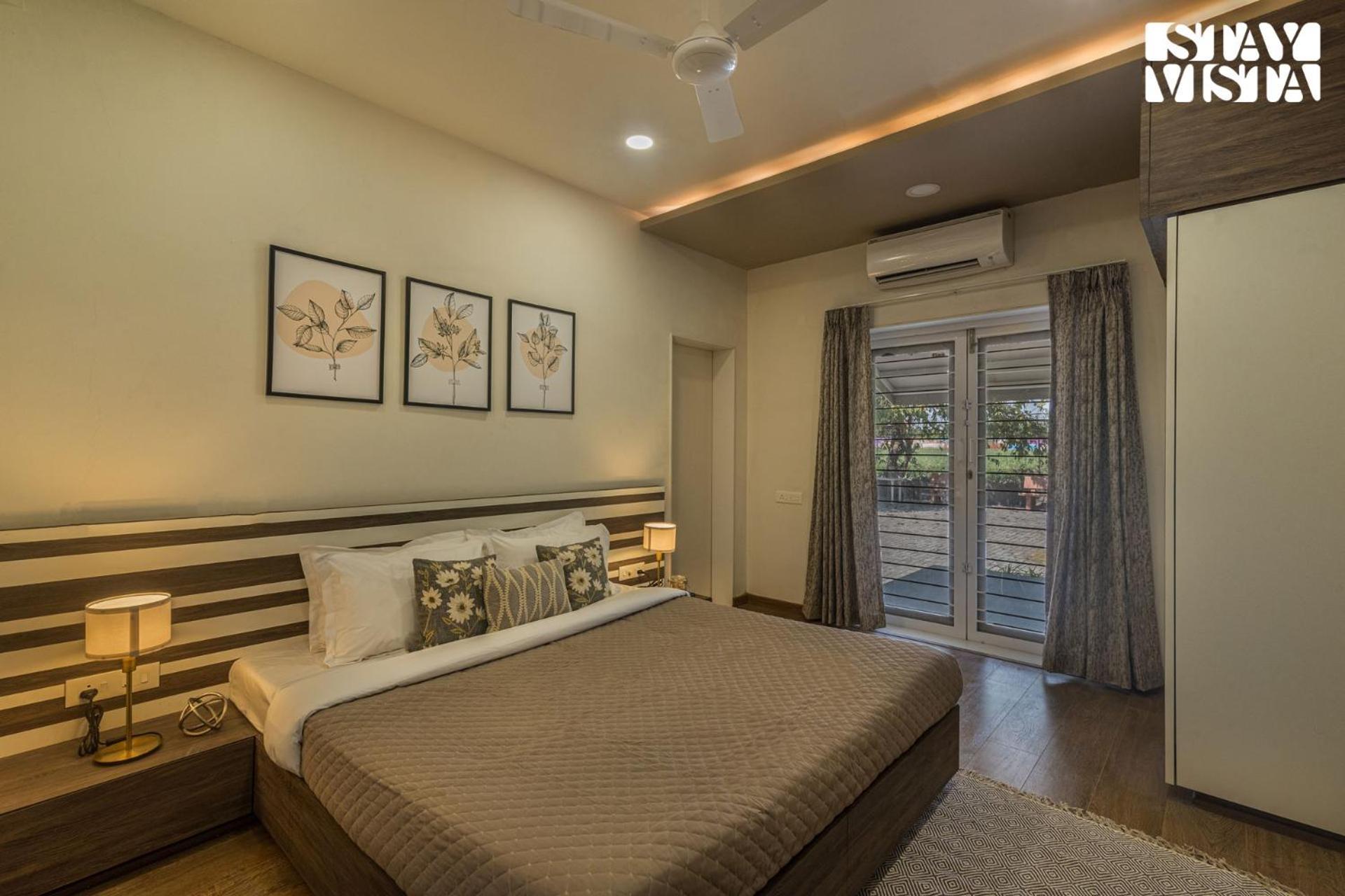 Stayvista'S Silver Grove - Serene Haven With Expansive Lawn & Terrace Насик Экстерьер фото