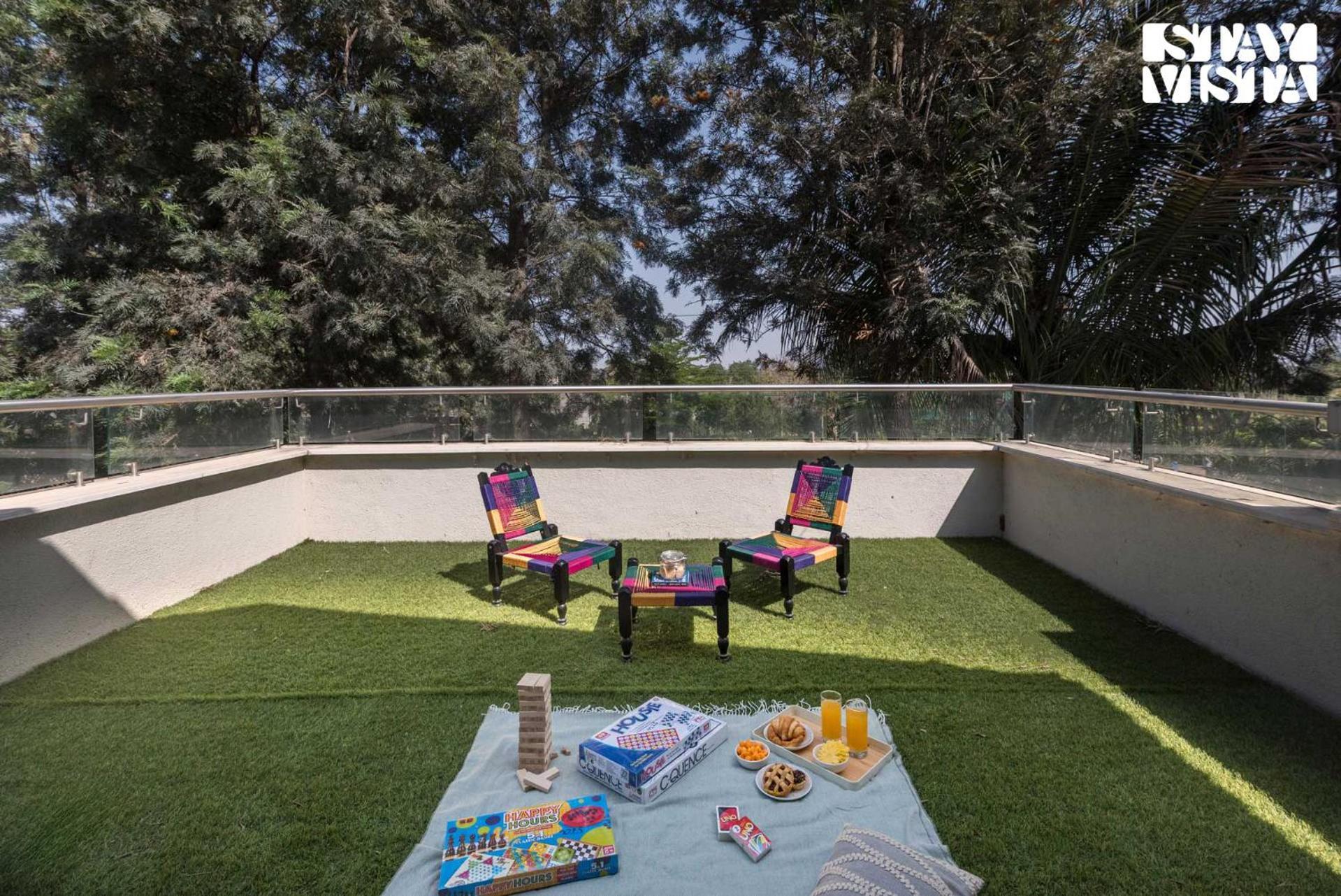 Stayvista'S Silver Grove - Serene Haven With Expansive Lawn & Terrace Насик Экстерьер фото